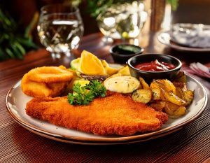 wienerschnitzel med tillbehör